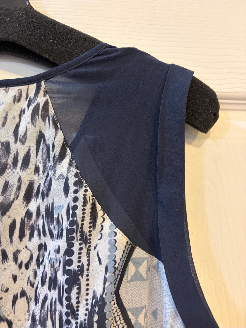CAbi Navy and Cream Printed Sleeveless Lined Shell - Picture 4 of 5